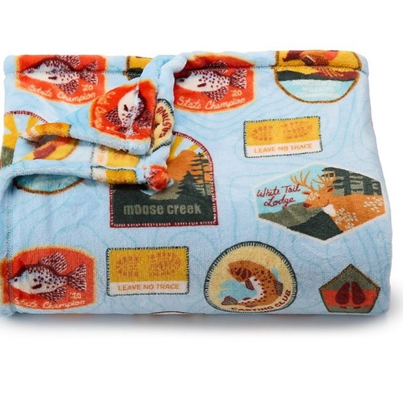 🆕 Wildlife Patches Oversized Throw Blanket Soft Plush - Picture 1 of 2